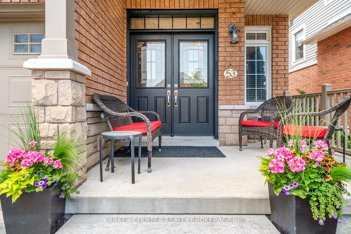 Property Photo: 53 Tudor Crescent ON L4M 0A8
