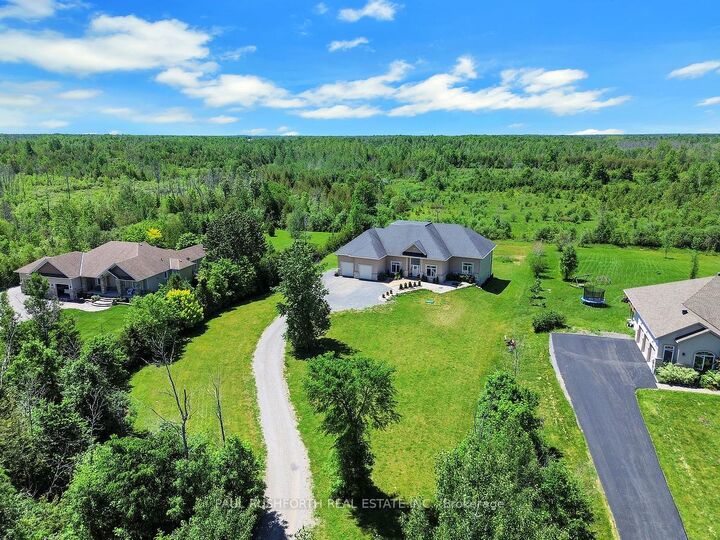 Property Photo: 195 Stonewood Drive ON K7C 3P2