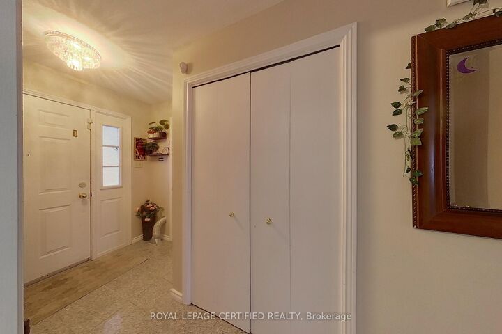 233 Benesfort Crescent — photo 1