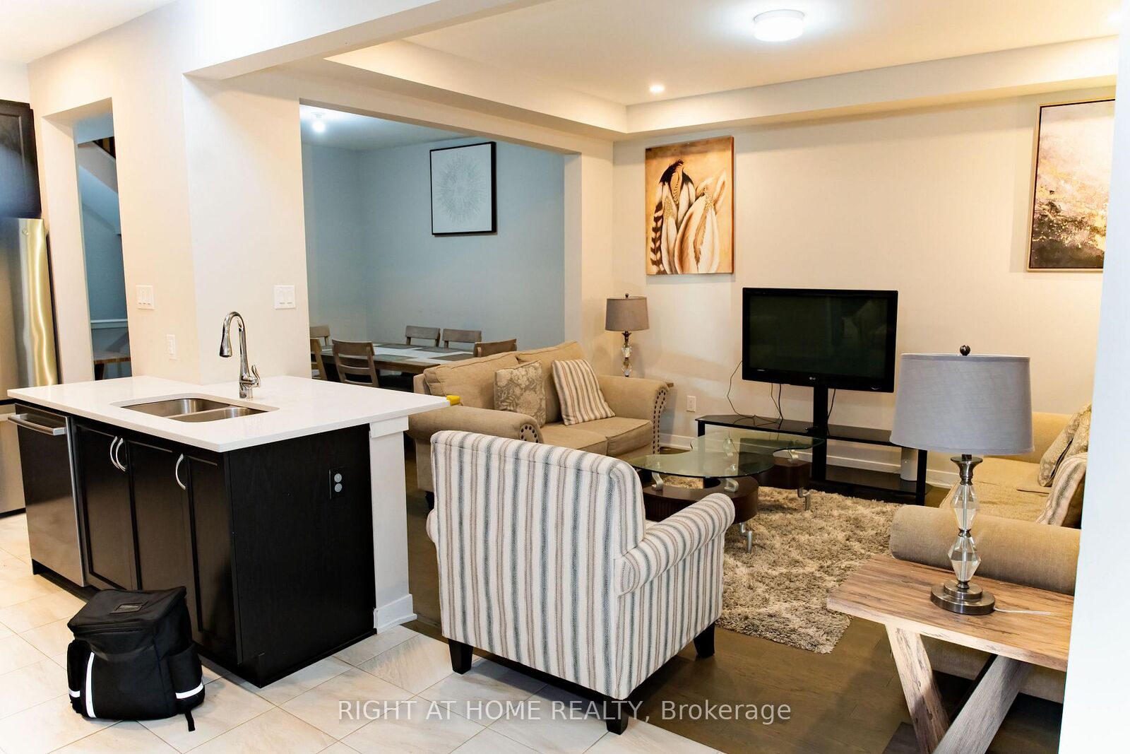 Property Photo: 76 Kindred Row ON K2S 3A2