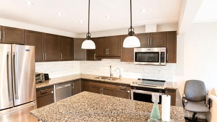 20 Lawson Street 14 — photo 1