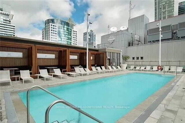 Property Photo: 300 Front Street 601 ON M5V 0E9