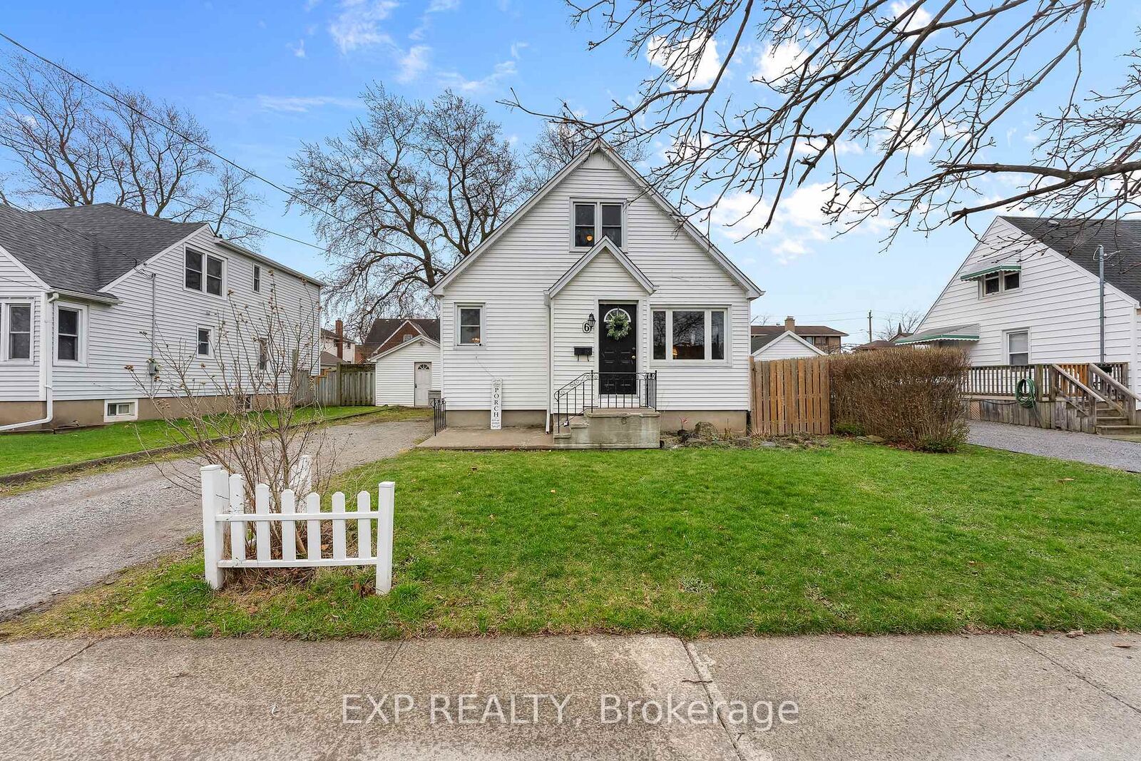 Property Photo:  6 Cedardale Avenue  ON L2P 1A9 