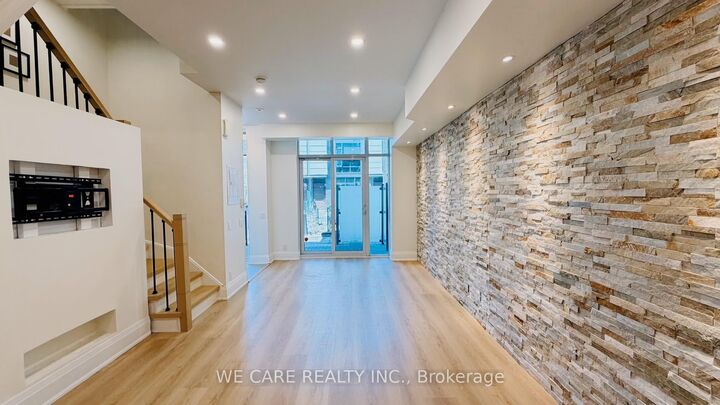 Property Photo: 15 Valhalla Inn Road 15 ON M9B 0B3