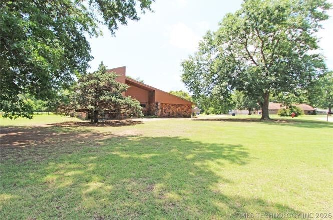 Property Photo: 819 W Seminole Avenue OK 74048