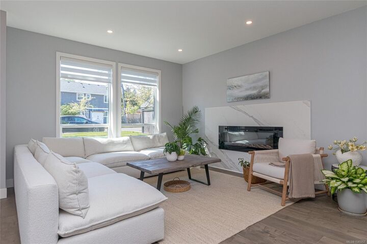909 Bank St — photo 1