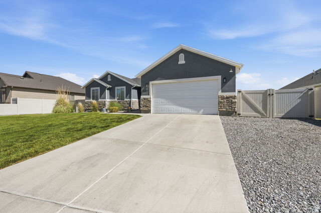 Property Photo: 1197 E Raven Way UT 84005