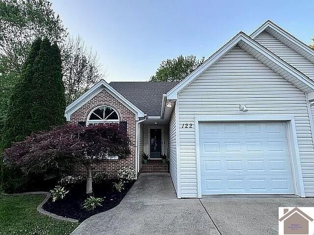 Property Photo: 122 Berry Court KY 42001