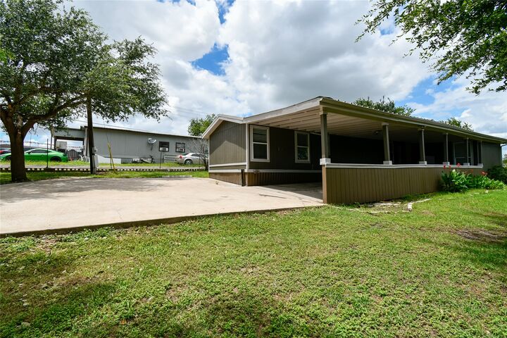 Property Photo:  22 Niederwald Drive  TX 78640 
