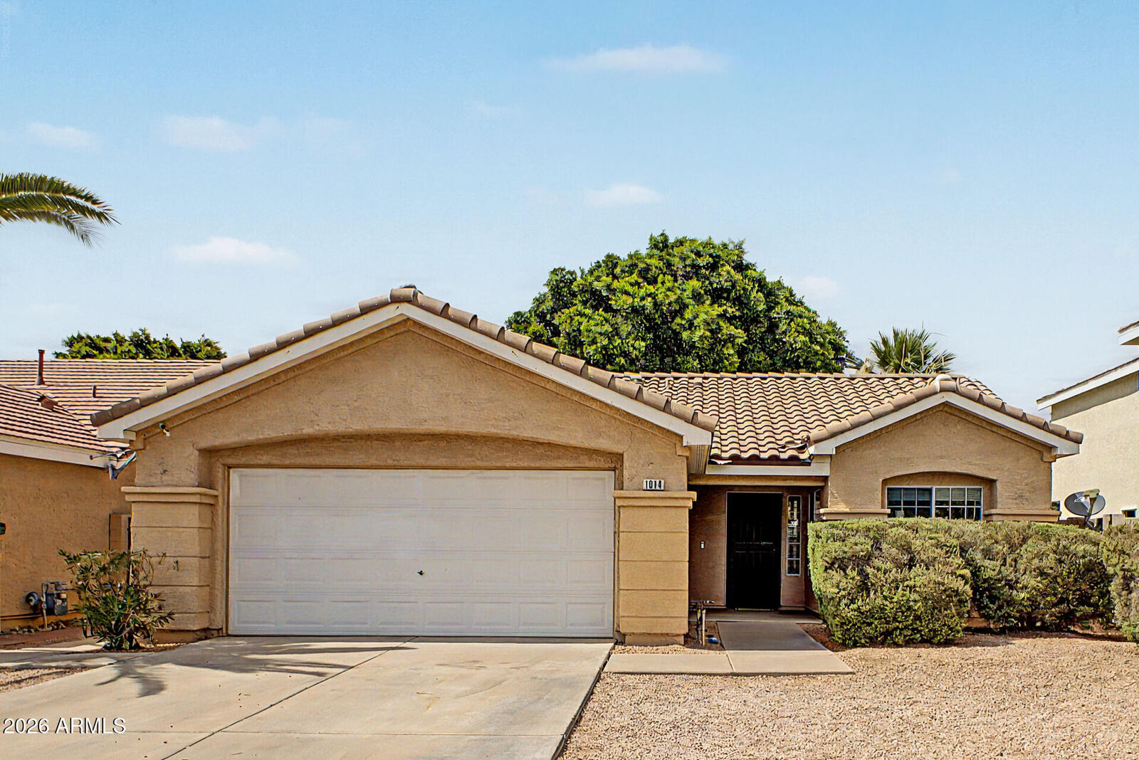 Property Photo:  1014 W Leah Lane  AZ 85233 