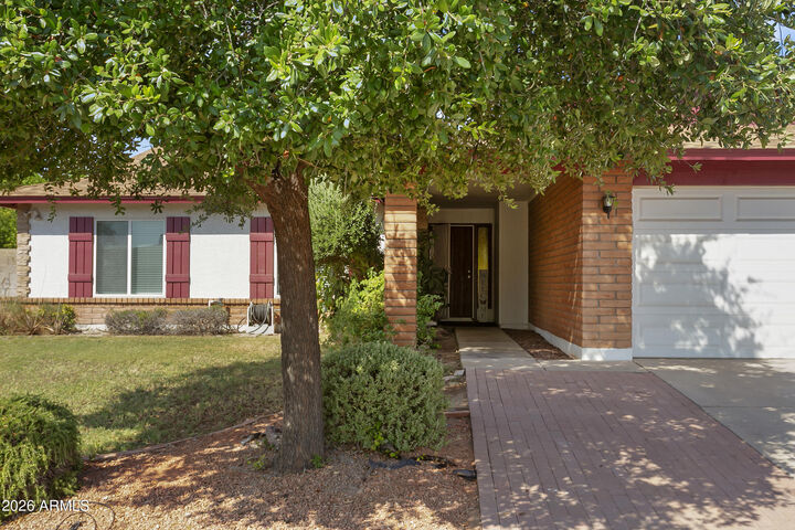 Property Photo: 2204 N Santa Anna Court AZ 85224