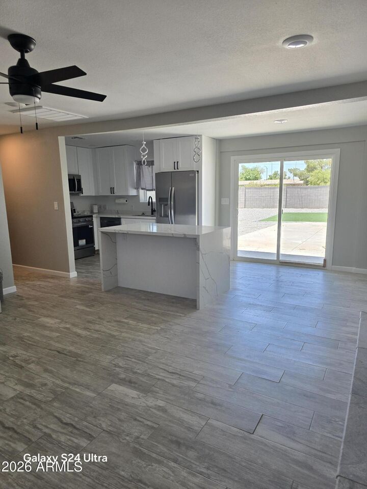 Property Photo:  17226 N 17th Street  AZ 85022 