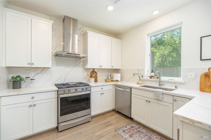 Property Photo:  504 Ruby Street  CA 94952 