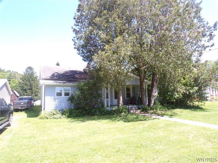Property Photo:  916 Maple Street  NY 14897 