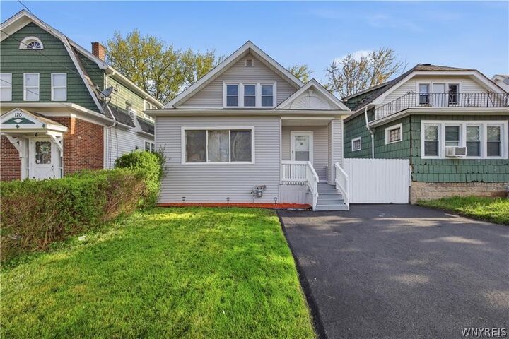 Property Photo:  122 Dartmouth Avenue  NY 14215 