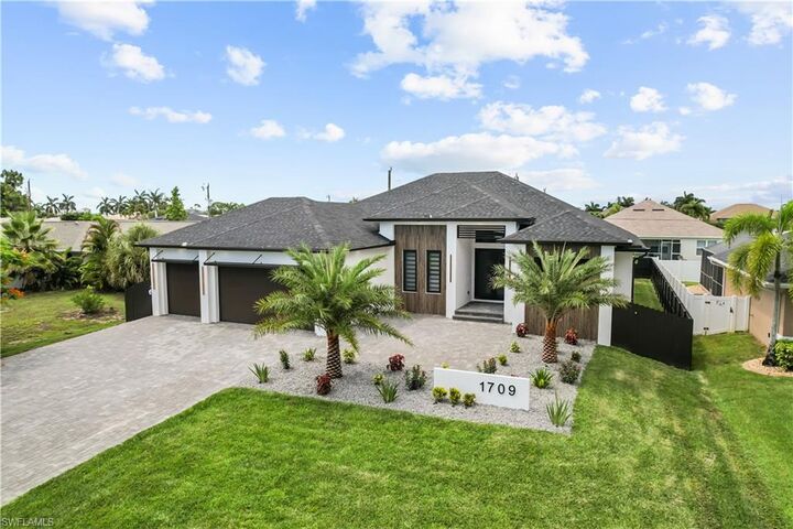 Property Photo:  1709 SW 43rd Ln  FL 33914 