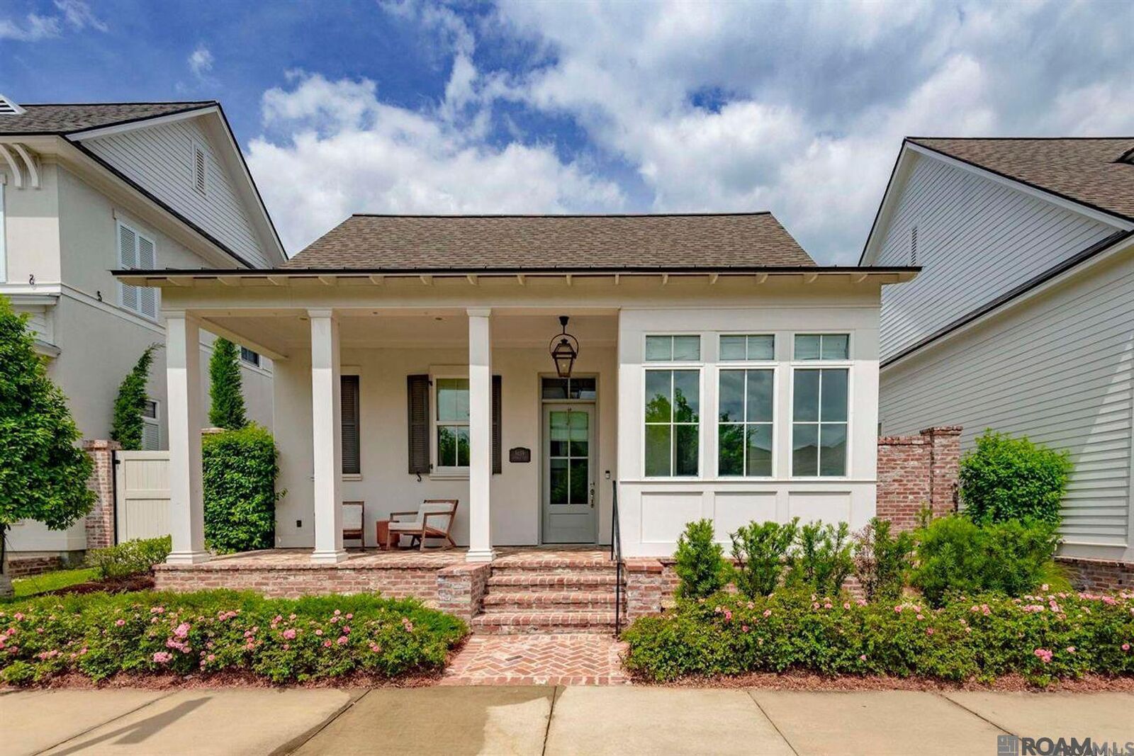 Property Photo:  5139 Cheneau Ln  LA 70808 