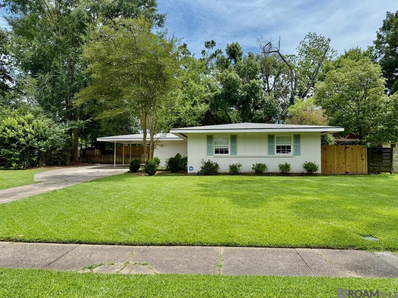 Property Photo:  4836 Woodside Dr  LA 70808 