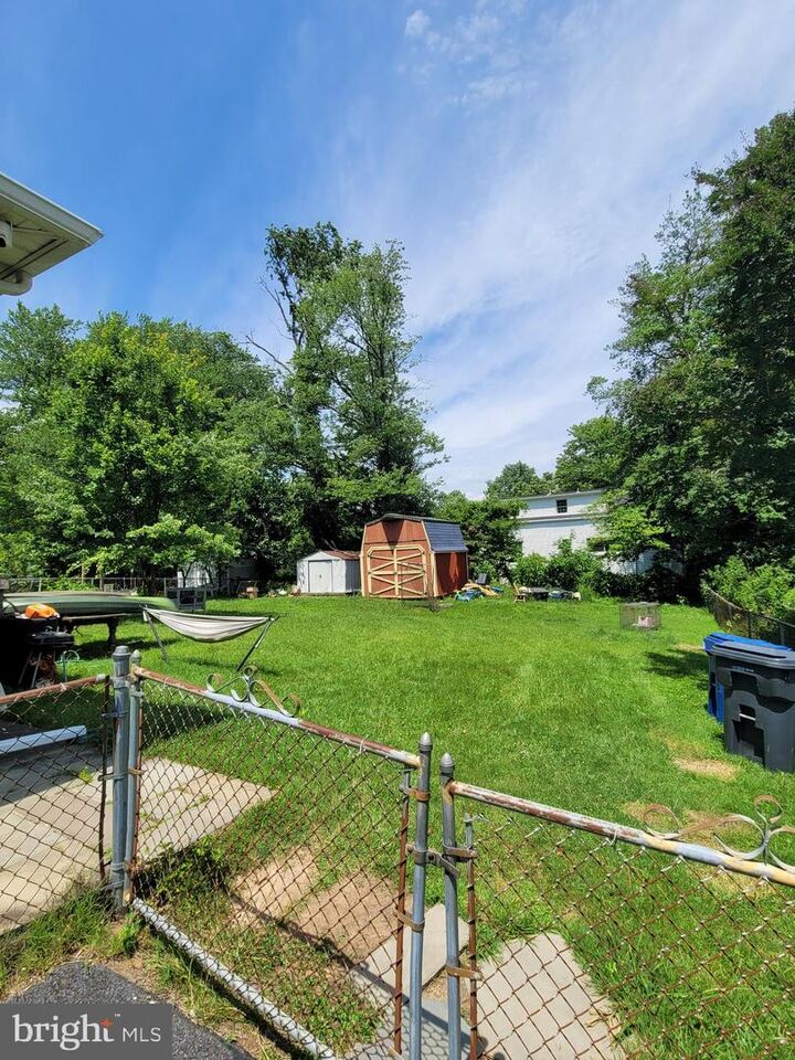 Property Photo: 6116 Munson Hill Road VA 22044