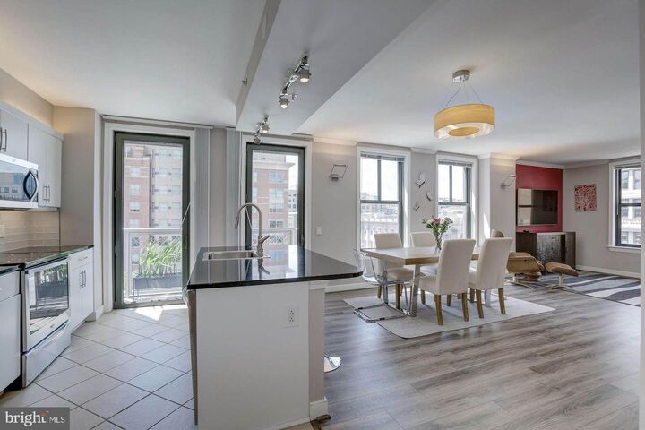 Property Photo:  616 E Street NW 718  DC 20004 