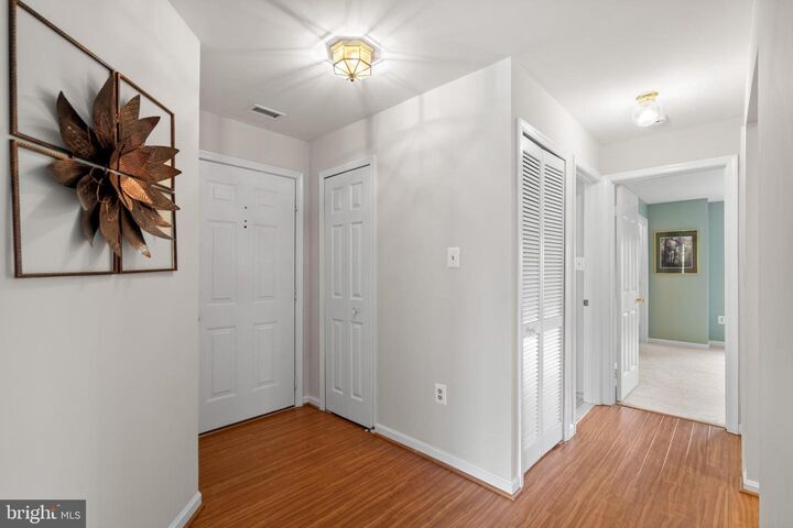 Property Photo:  20604 Cornstalk Terrace 301  VA 20147 