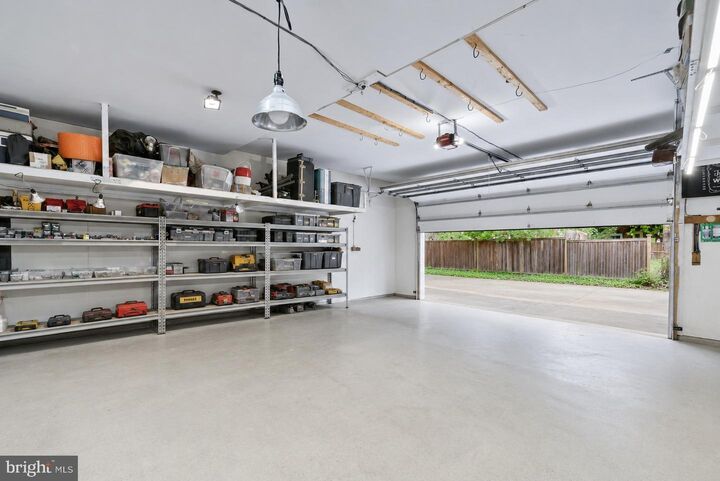 Property Photo: 1101 17th Street S VA 22202