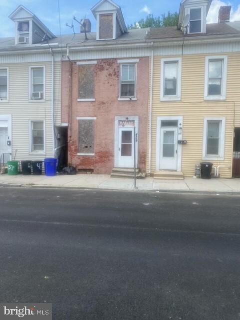 Property Photo:  439 E Walnut Street  PA 17403 
