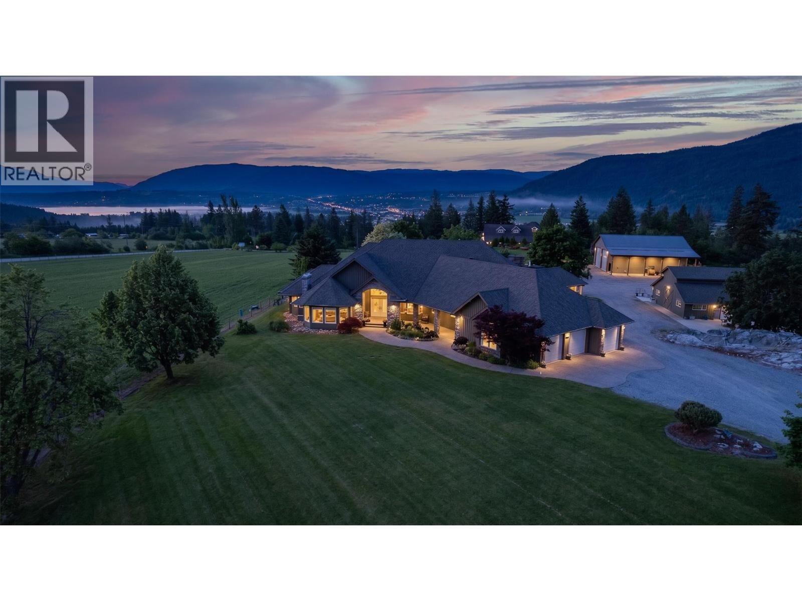 Property Photo:  6500 15th Avenue Southwest 1  BC V1E 1R5 