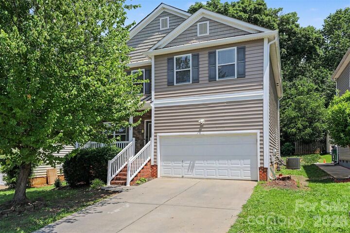 Property Photo:  6908 Centerline Drive  NC 28278 