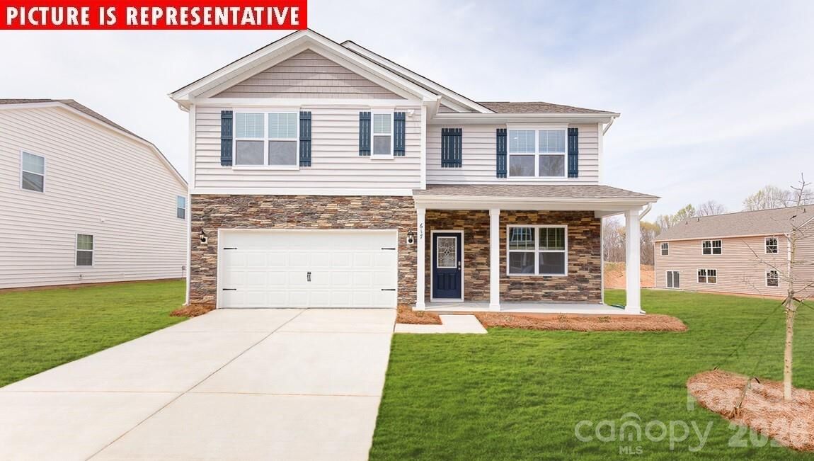 Property Photo: 15023 Murrelet Way NC 28215