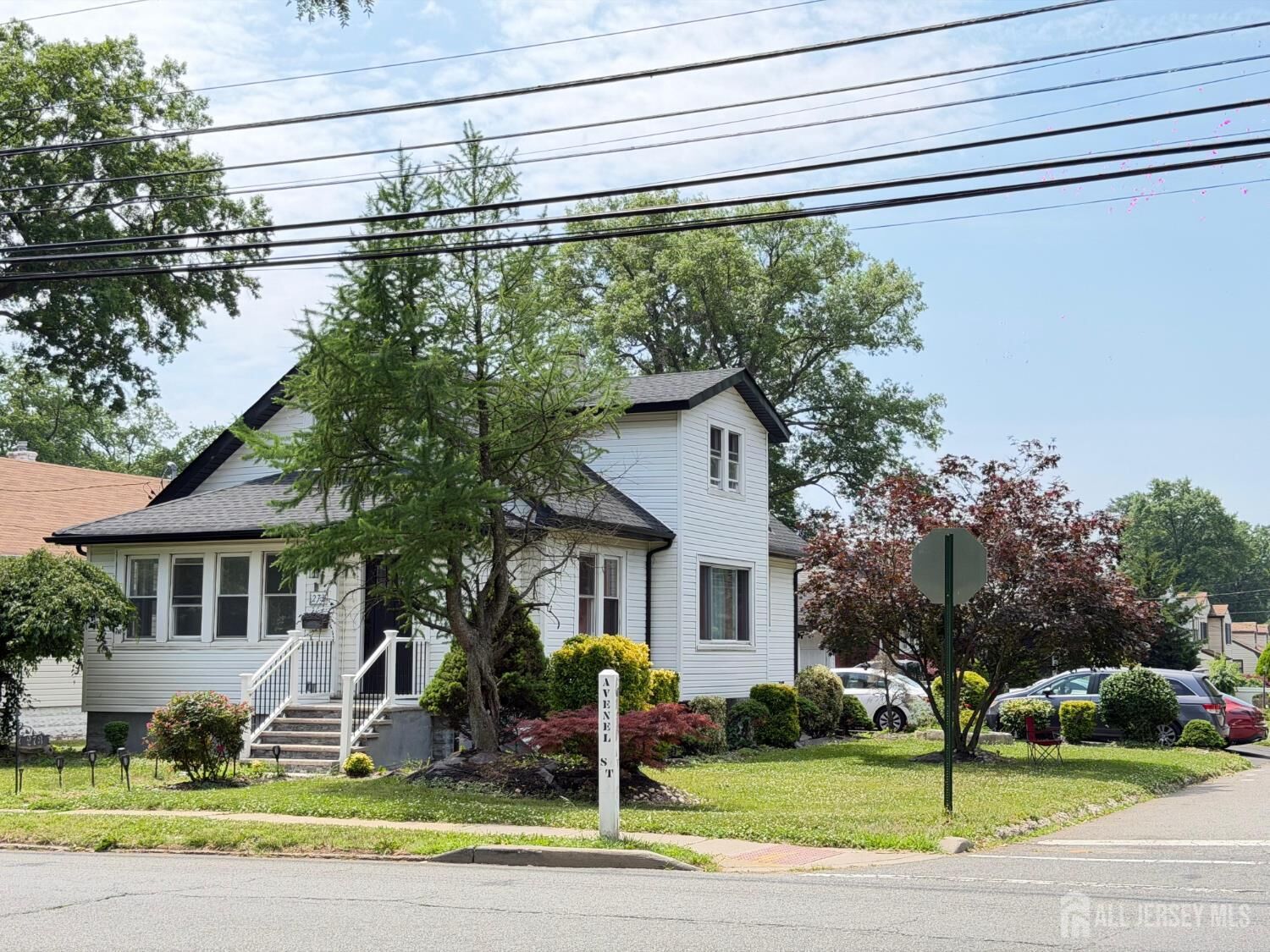 Property Photo:  273 Avenel Street  NJ 07001 