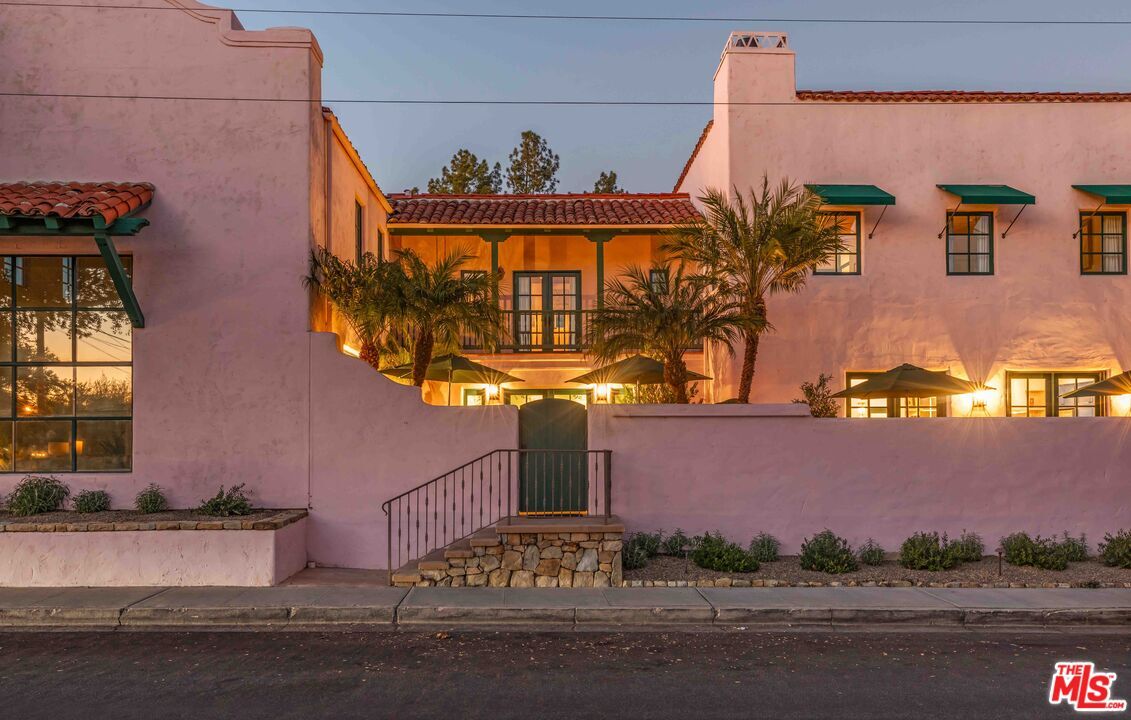 Property Photo:  202 Canada St  CA 93023 