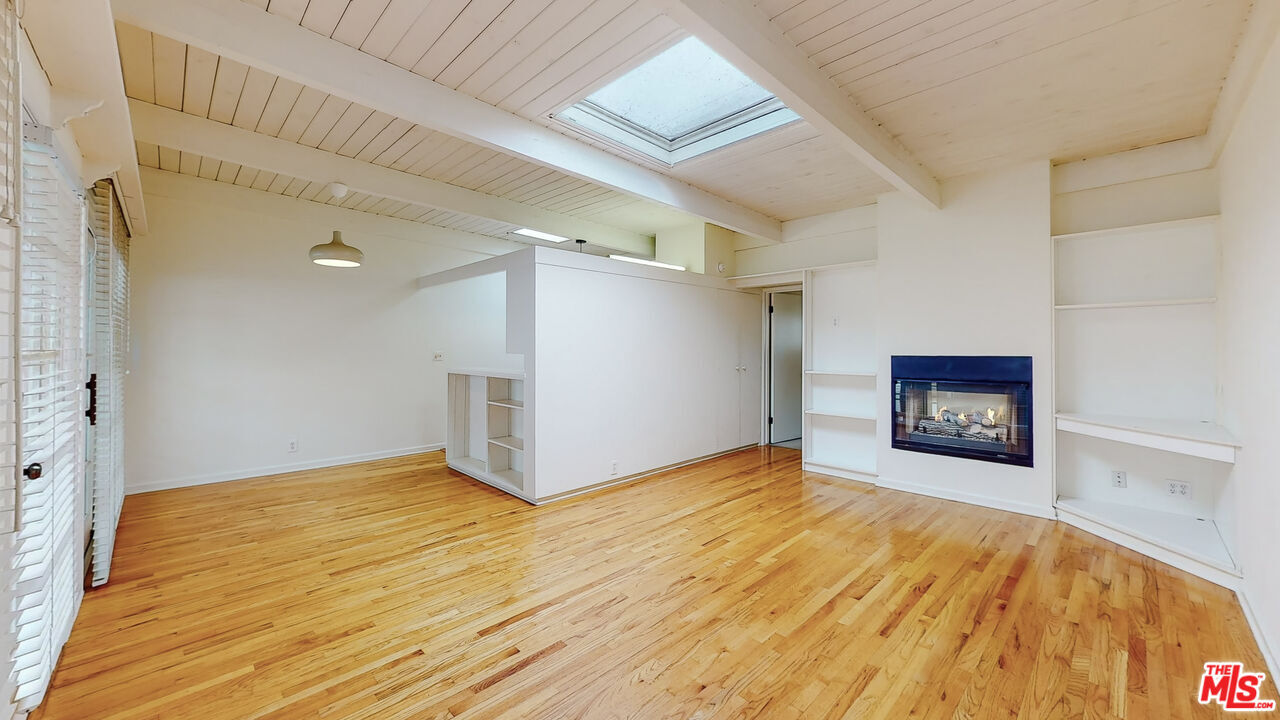 Property Photo: 1123 10th St CA 90403