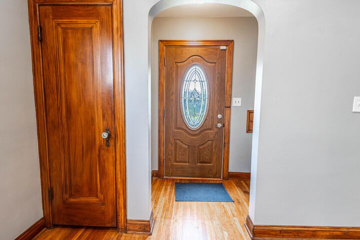 Property Photo:  720 E Mithoff Street  OH 43206 