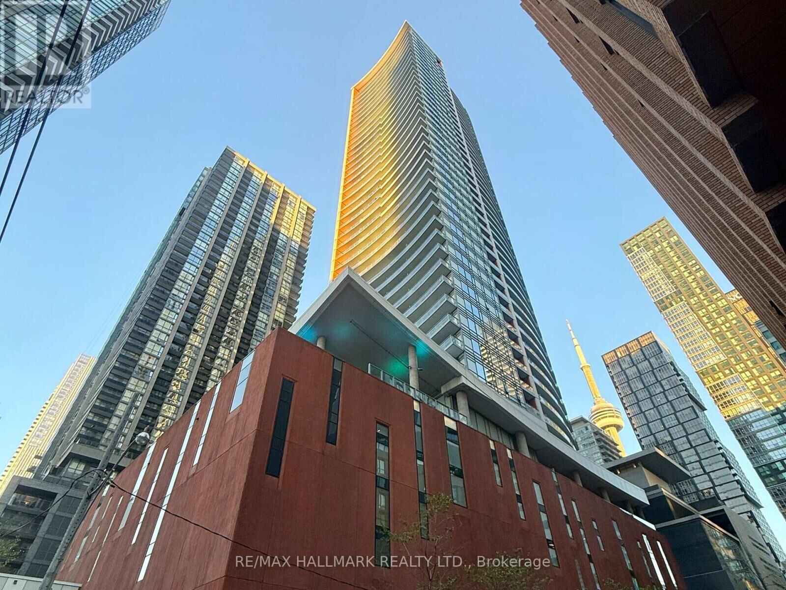 Property Photo:  21 Widmer Street 2501  ON M5V 0B8 