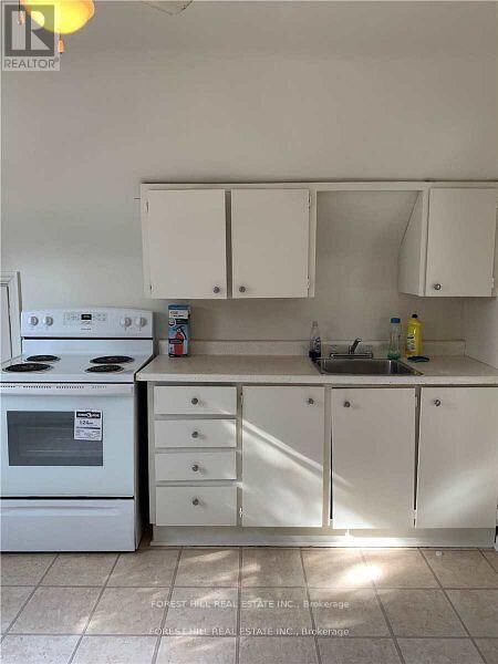 Property Photo: 7 Valerie Road 2 ON M1P 1G1