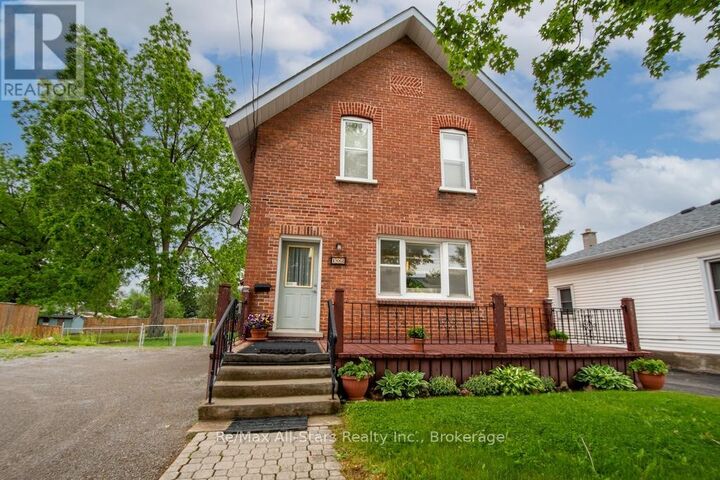 Property Photo:  102 Queen Street  ON K9V 1G6 