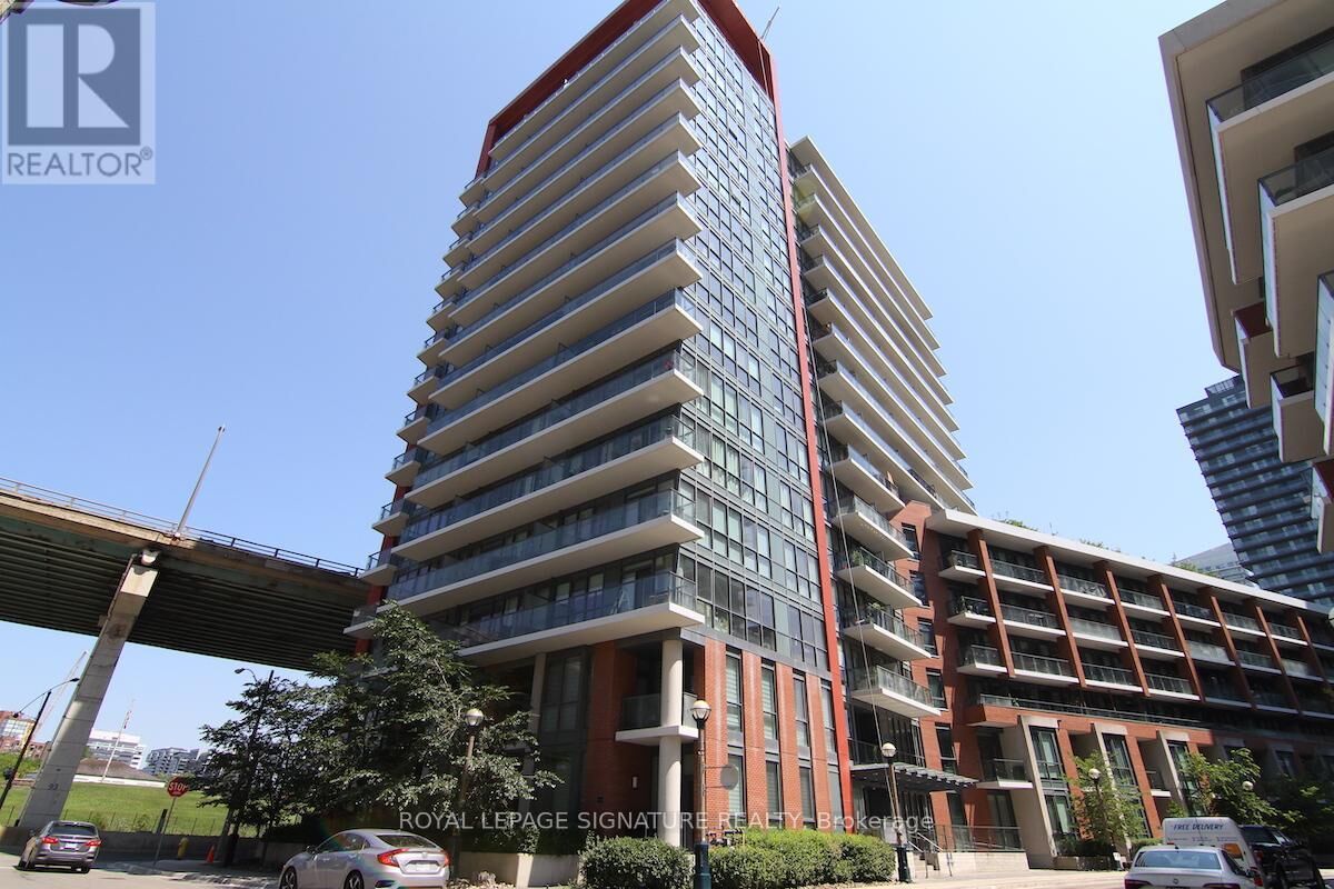 Property Photo:  50 Bruyeres Mews 305  ON M5V 0A7 