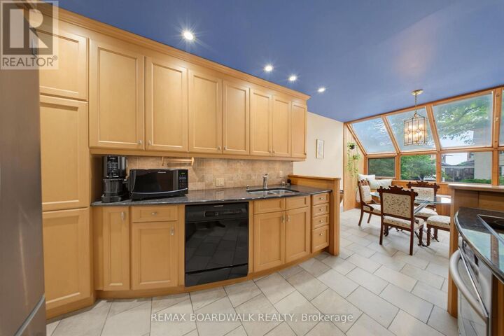 Property Photo:  595 Besserer Street B  ON K1N 6C8 