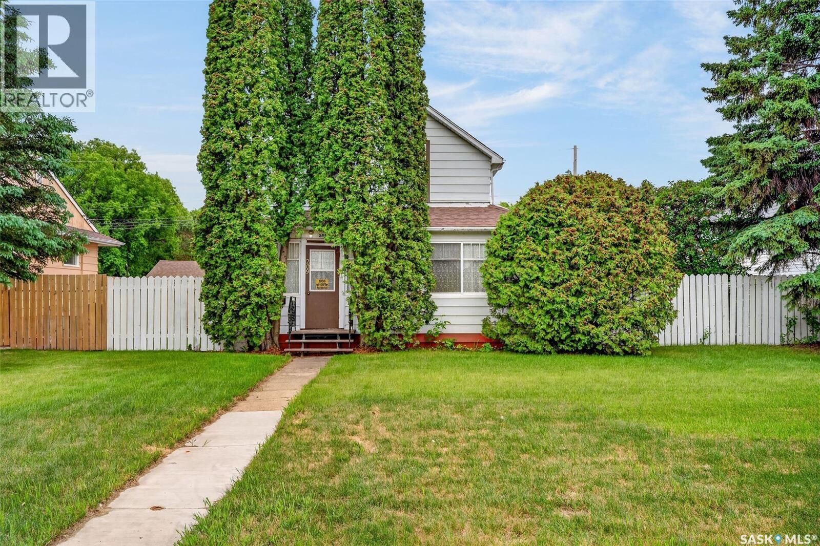 Property Photo: 209 12th Street E SK S6V 1B9