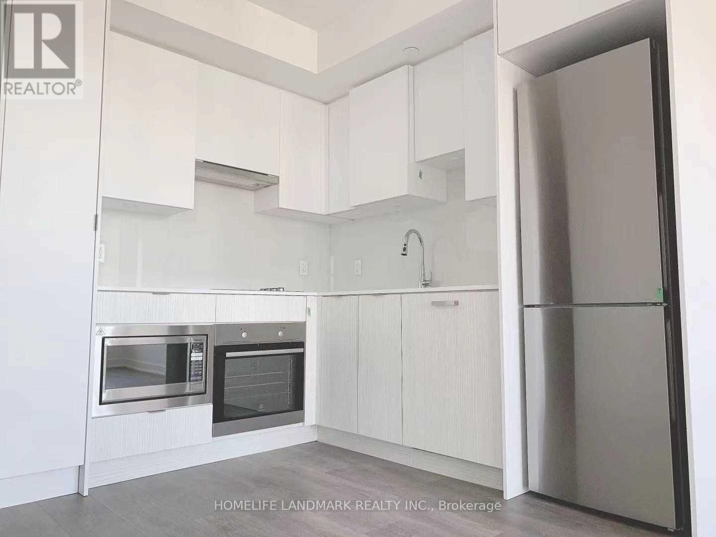 Property Photo:  99 Broadway Avenue 2311  ON M4P 0E3 