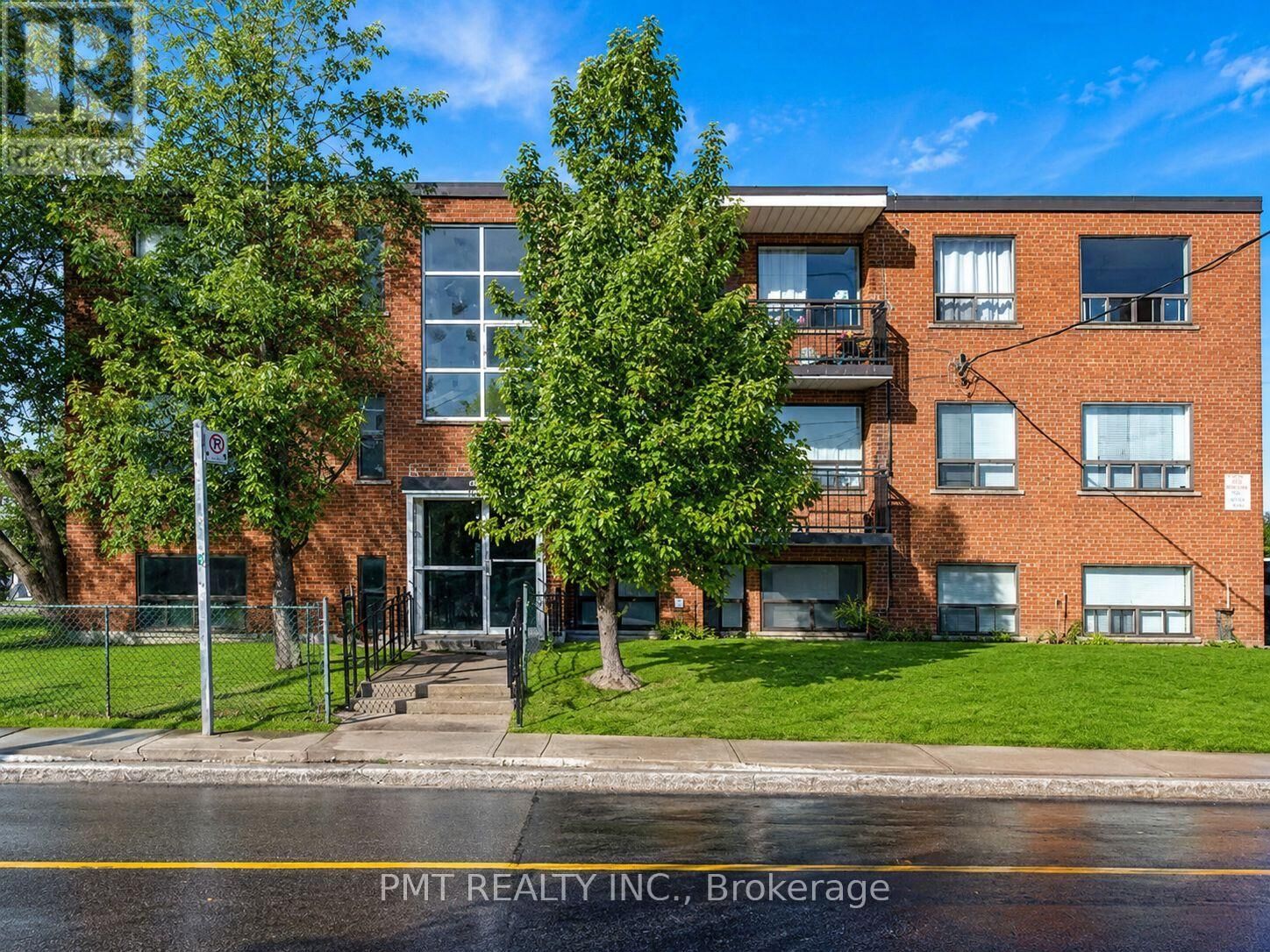 Property Photo:  137 Brookhaven Drive 9  ON M6M 4P1 