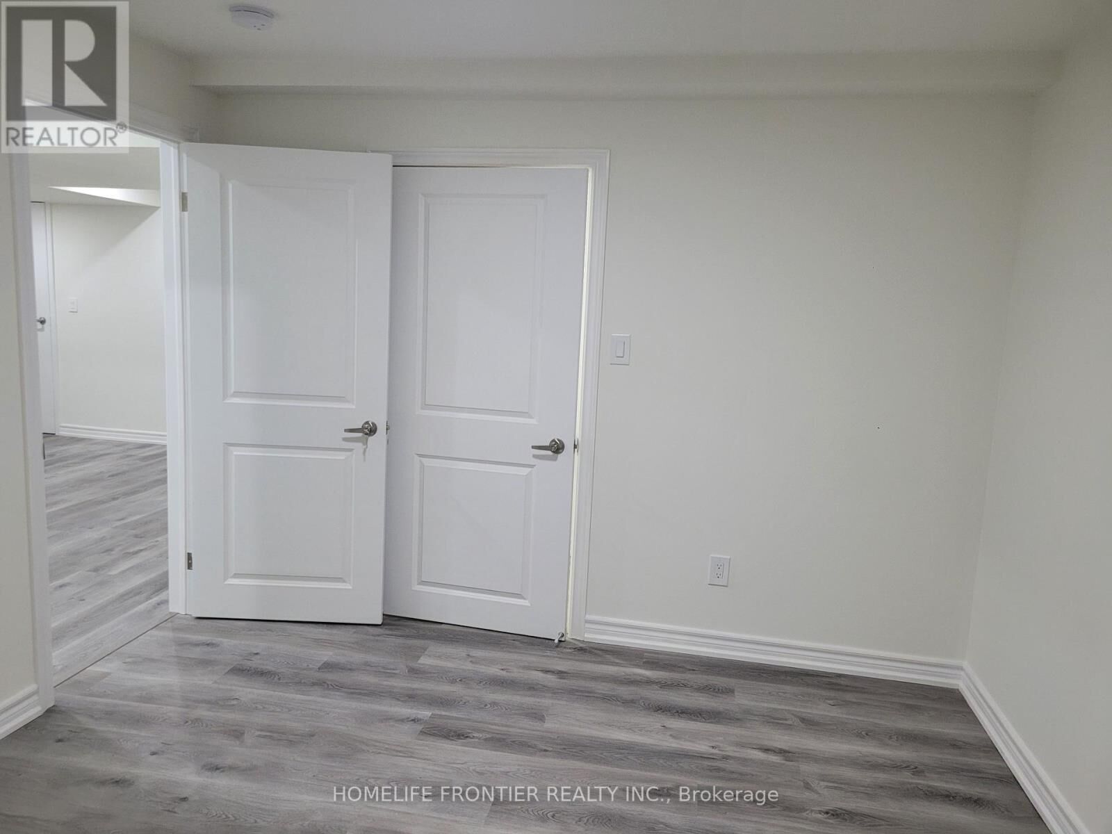 Property Photo:  73 Bannister Road East  ON L7A 0G2 