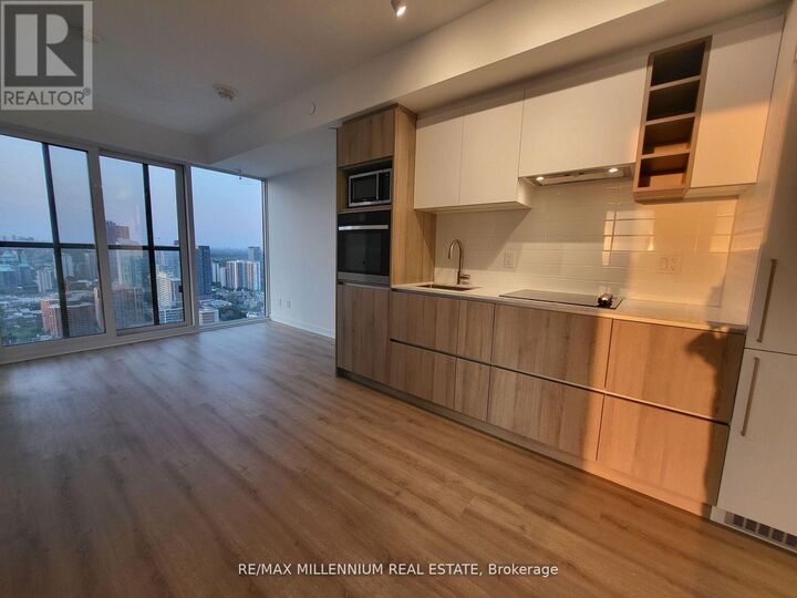 Property Photo:  319 Jarvis Street 5006  ON M5B 0C8 