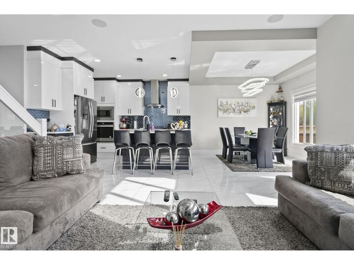 Property Photo: 6423 175 Av NW AB T5Y 4A8