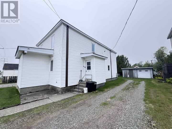 Photo de la propriété:  18 McKinley Ave  ON P0S 1K0 