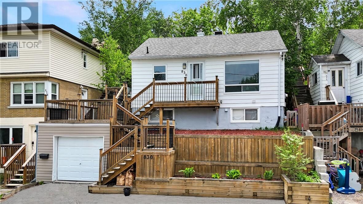 Property Photo:  830 Charlotte Street  ON P3E 4C4 