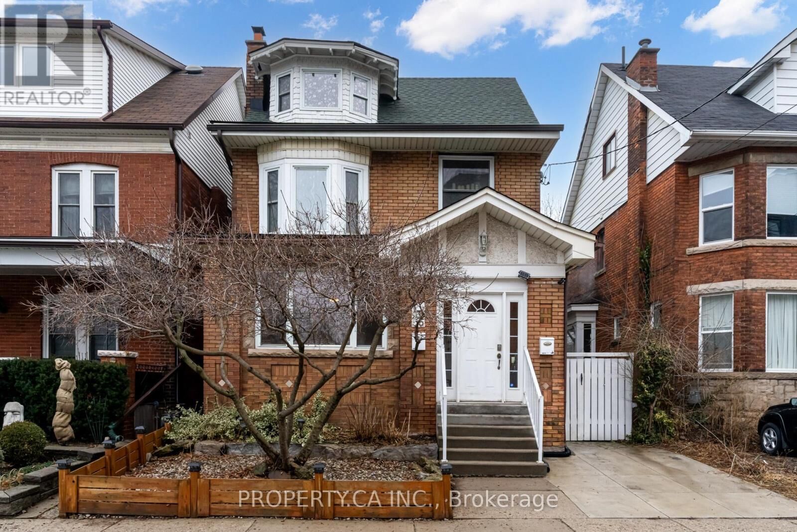 Property Photo:  136 Ontario Avenue Unit #1  ON L8N 2X3 