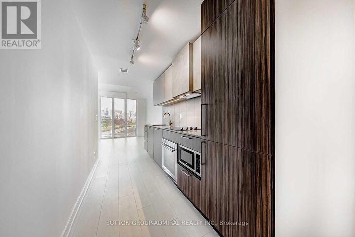 Property Photo:  19 Western Battery Road 522  ON M6K 3S4 