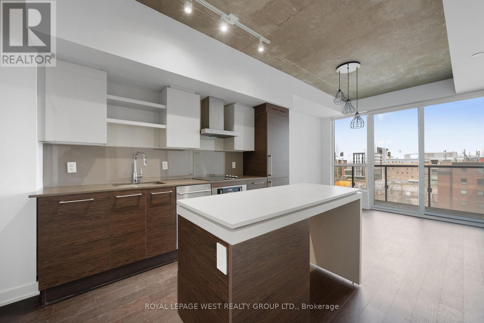 Property Photo:  1030 King Street 835  ON M6K 0B4 